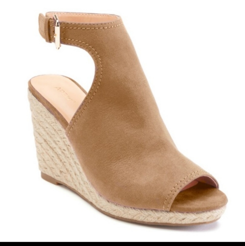 Apt. 9 Tan Espadrille Wedges